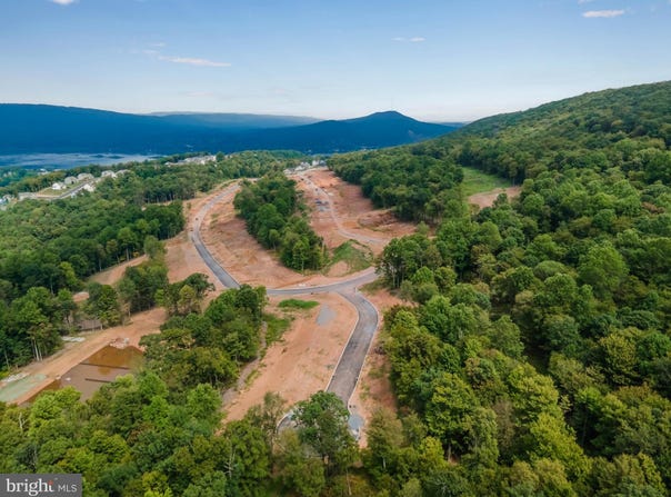 160 HIGH POINT DRIVE, MARYSVILLE, PA 17053
