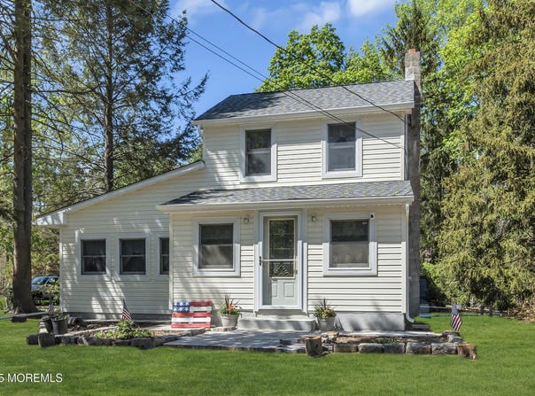 192 E Pleasant Grove Road, Jackson, NJ 08527