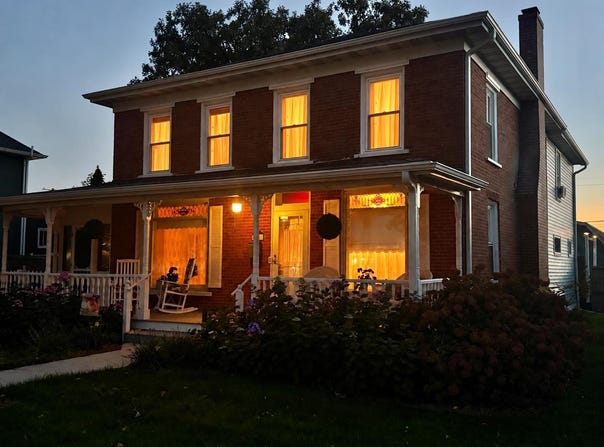 110 W MASON ST, LENA, IL 61048