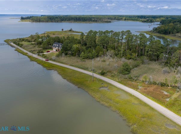 Carmines Island Road, Hayes, VA 23072