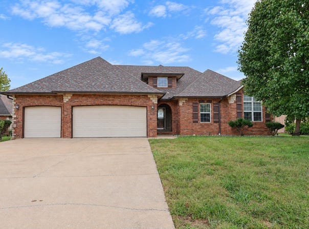 802 E Current Drive, Ozark, MO 65721