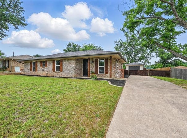 1632 Pecan Park Drive, Arlington, TX 76012