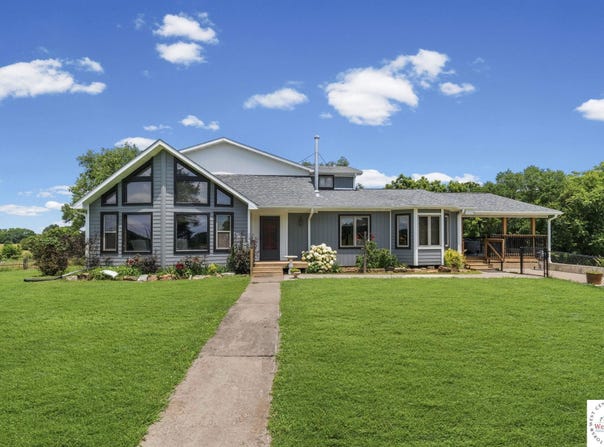 570 NE 601 Road, Calhoun, MO 65323
