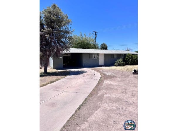 285 W D St, Brawley, CA 92227