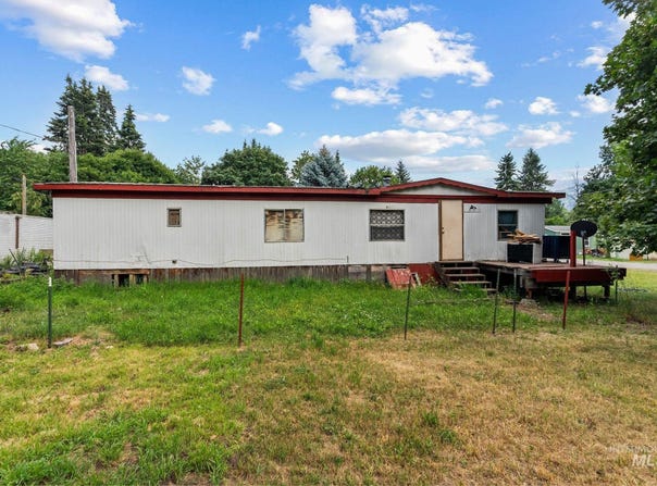105 E 1st Ave, Clark Fork, ID 83811