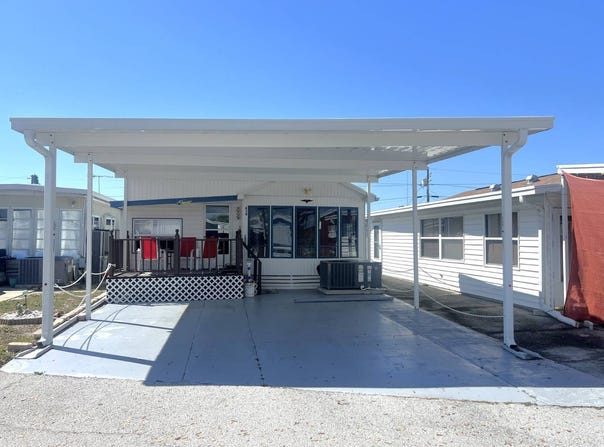 4699 Continental Dr, Holiday, FL 34690