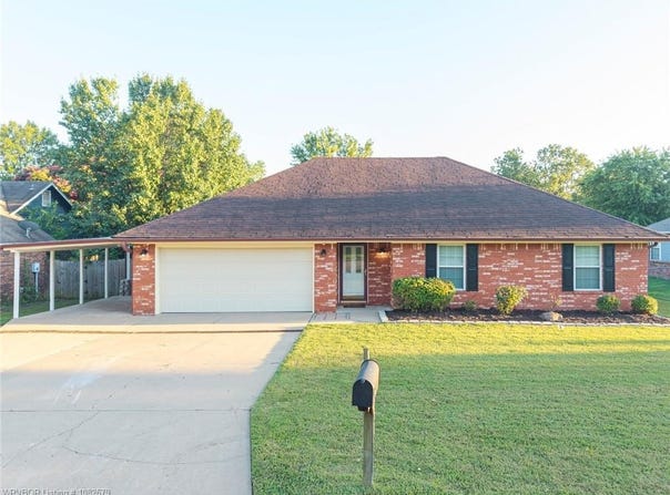 603 J  ST, Barling, AR 72923