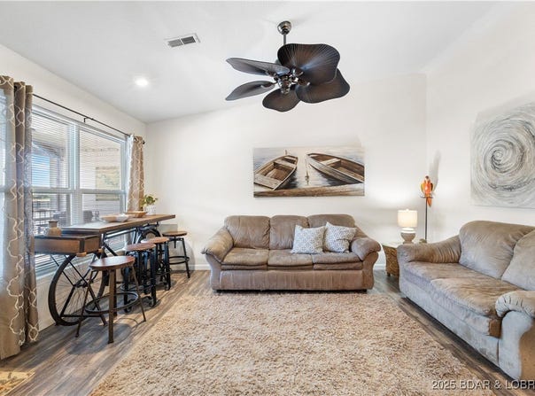 40 Lighthouse Road unit: 2-301, Lake Ozark, MO 65049