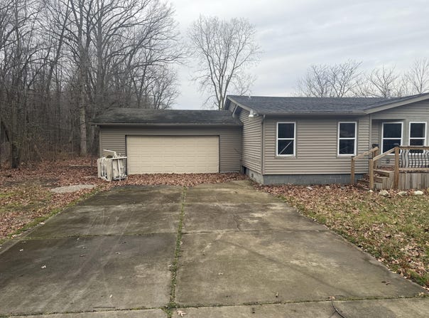 15900 Sandburg Street, Romulus, MI 48174
