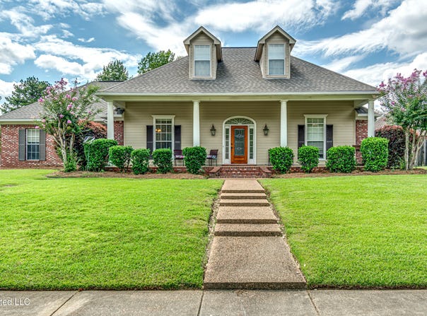 350 Edgewood Crossing, Brandon, MS 39042