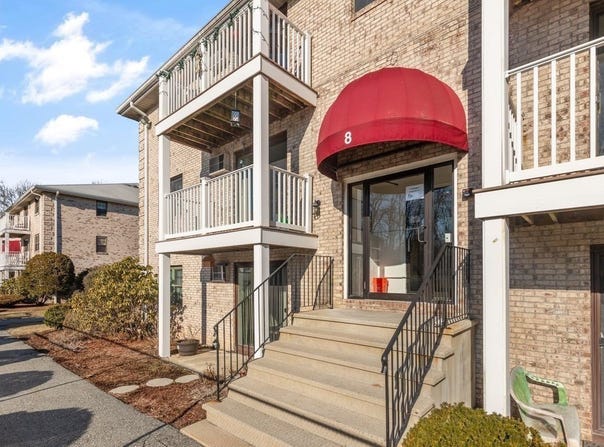 8 Kenmar Drive, Billerica, MA 01821