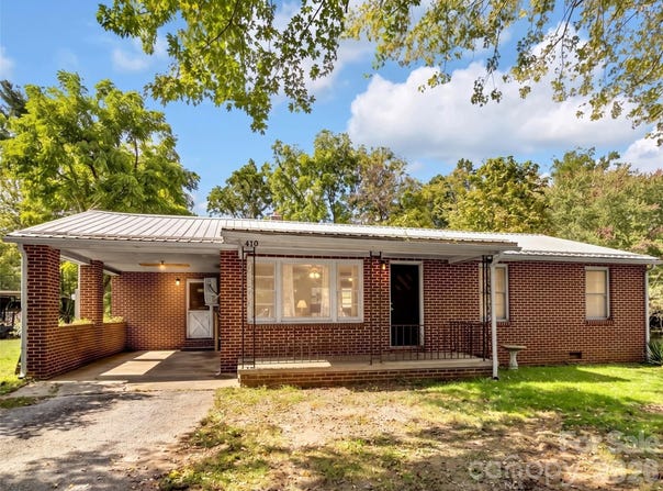 410 Westwood Circle, Waynesville, NC 28786