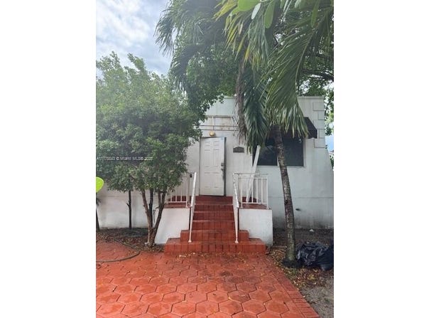 1738 SW 17th St, Miami, FL 33145