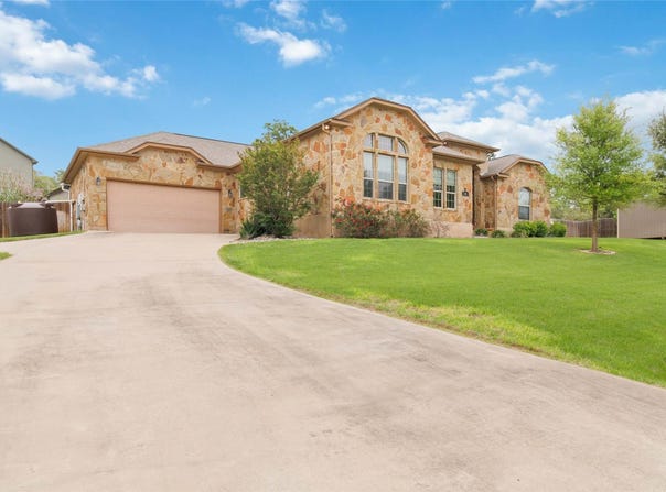 149 Manawianui DR, Bastrop, TX 78602