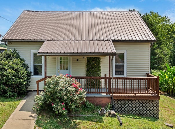 15 River St, Loudon, TN 37774
