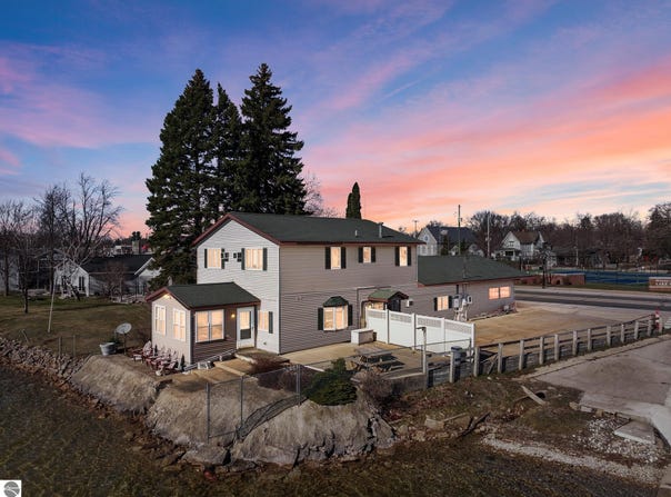 218 S Main Street, Lake City, MI 49651