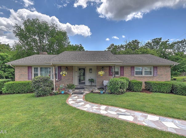 459 Mcarthur Circle, Bristol, VA 24201