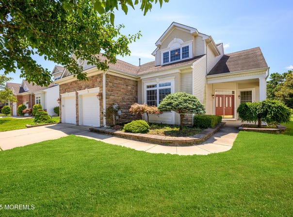 38 Strathmere Street, Waretown, NJ 08758