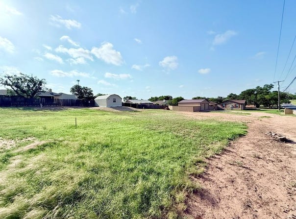 Ave V, Snyder, TX 79549