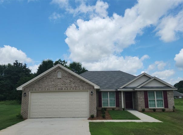 176 Stoneridge Drive, Tallassee, AL 36078