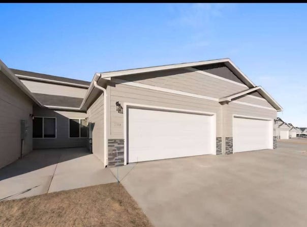 2504 E Copalis Pl, Sioux Falls, SD 57108