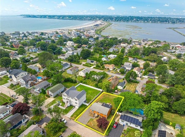47 Allston Avenue, Middletown, RI 02842
