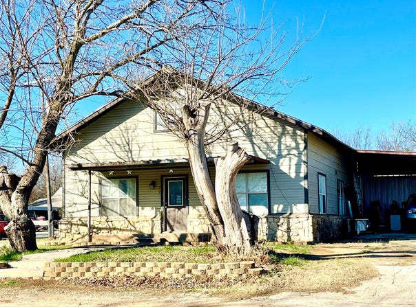 209 N Bowie Street, Jacksboro, TX 76458