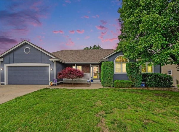 2721 SW Herefordshire Road, Topeka, KS 66614