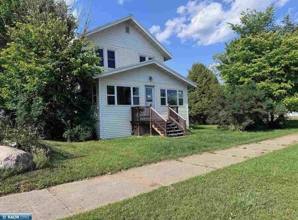1027 E Chapman, Ely, MN 55731