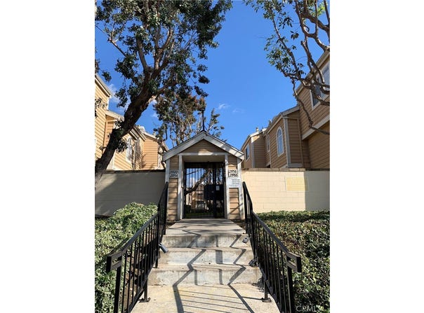 21968 Belshire Avenue, Hawaiian Gardens, CA 90716