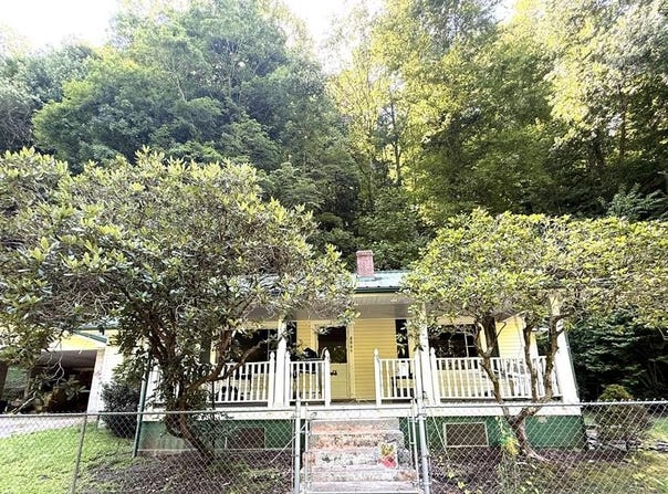 2505 Pinson Fork Rd., McAndrews, KY 41543