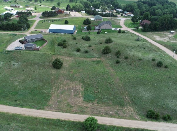 82815  East Calamus Drive, Burwell, NE 68823