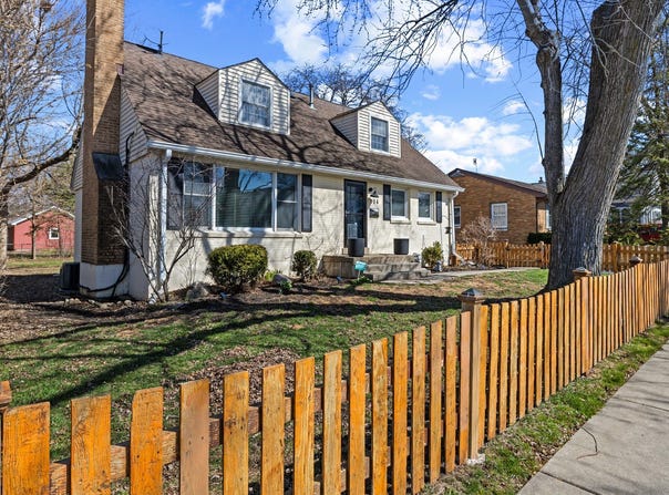 914 Central Avenue, Deerfield, IL 60015
