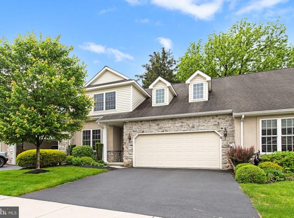 1816 WINDSONG LANE, LANCASTER, PA 17602