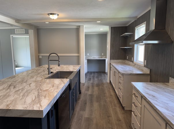 180 Apollo Circle, Flushing, MI 48433