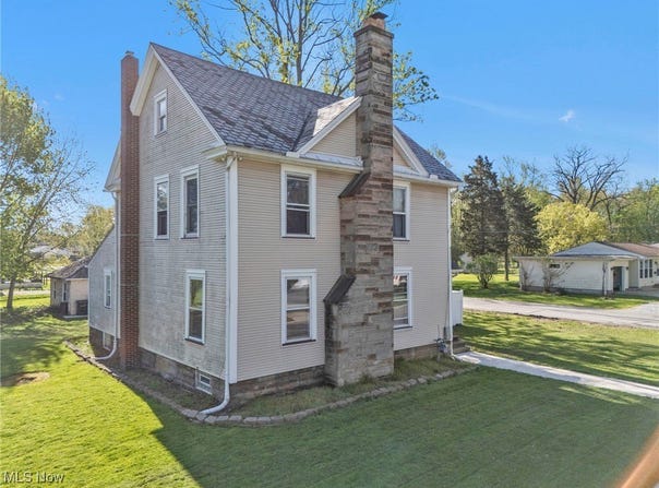 483 N Main Street, Amherst, OH 44001