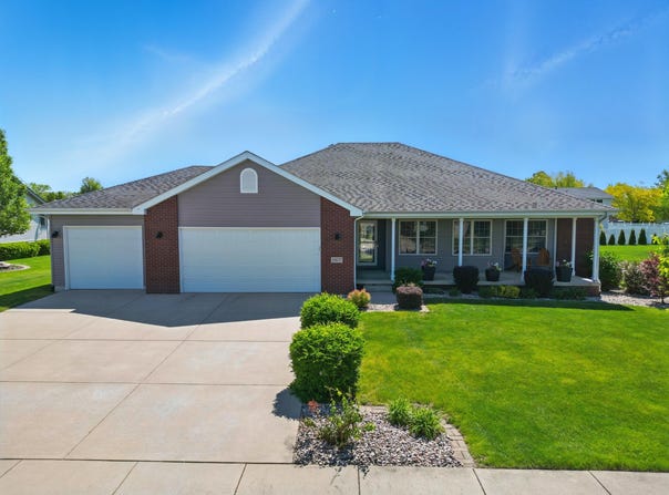 10837 Manor Drive, St. John, IN 46373