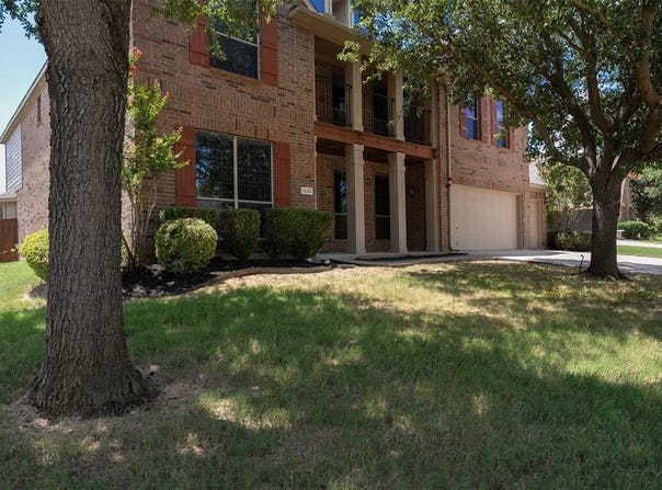 1220 Berkeley Drive, Burleson, TX 76028