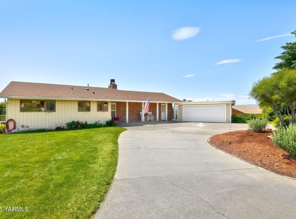 5306 Douglas Dr, Yakima, WA 98908