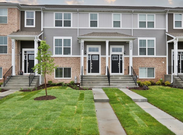 2252 Stonegate Road, Algonquin, IL 60102