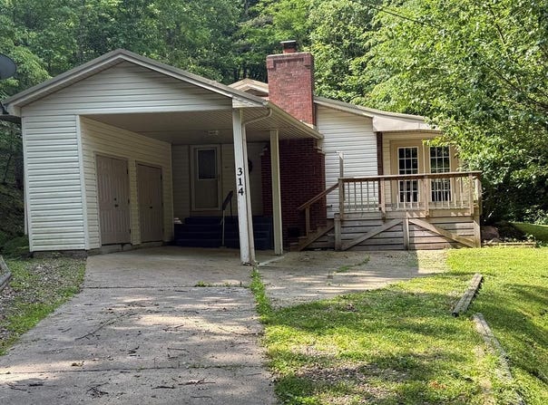 314 Oaklawn Estates, Hager Hill, KY 41222