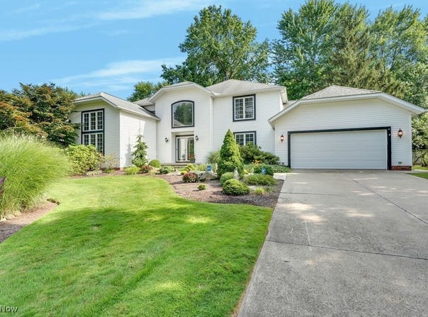 6260 Coldstream Drive, Highland Heights, OH 44143