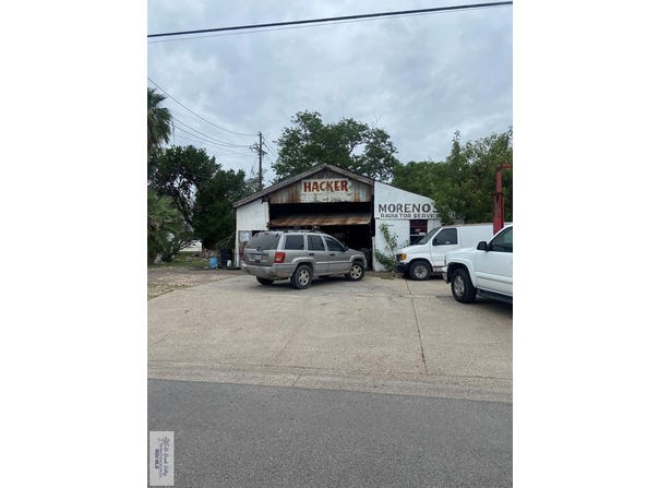 604 PAREDES LINE RD., BROWNSVILLE, TX 78521