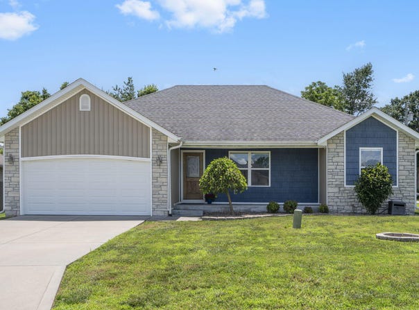 1800 E Maricopa Avenue, Ozark, MO 65721