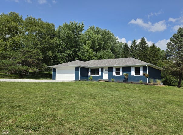 12087 N Cedarwood Drive, Mooresville, IN 46158