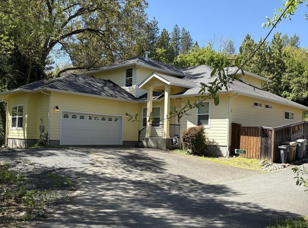 1313 NW Bellevue Place, Grants Pass, OR 97526