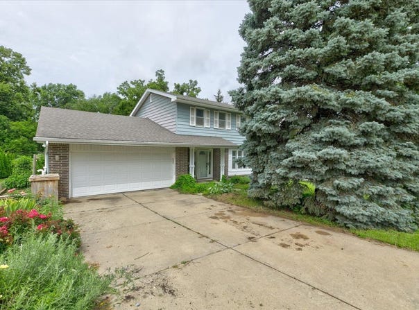 3904 76th Street, Urbandale, IA 50322