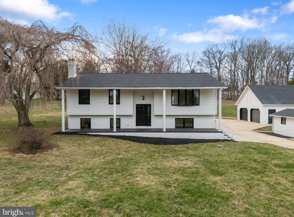 4 KEENEY SUNSET DRIVE, SHREWSBURY, PA 17361