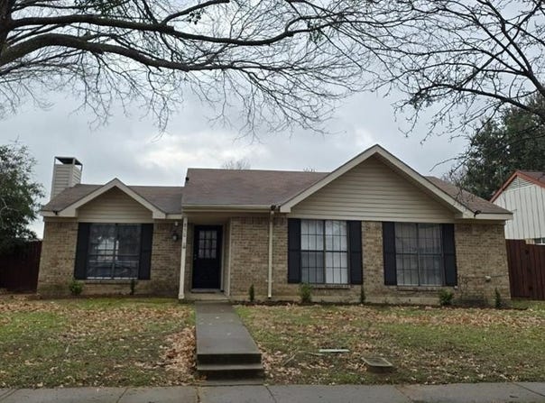 850 Meadowlark Drive, Lewisville, TX 75067
