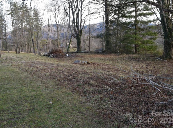 Sand Trap Road, Waynesville, NC 28786